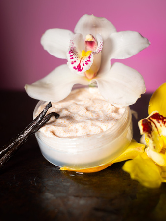 ZOLA Peeling drobnoziarnisty do brwi VANILLA 100ml