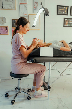 ZESTAW: Łóżko do stylizacji rzęs + poduszka kosmetyczna